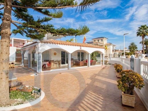 Villa en San Juan de los Terreros, Almería