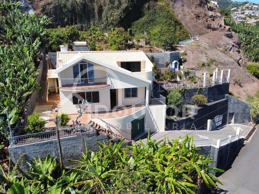 Luxury home in Ponta do Sol, Madeira