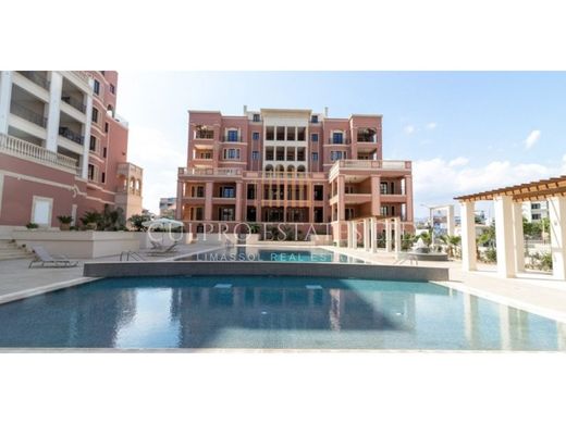 Apartment / Etagenwohnung in Germasógeia, Limassol District