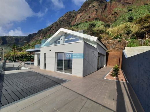 Luxus-Haus in Calheta, Madeira