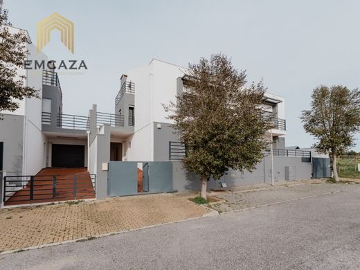 Twee-onder-een-kapwoning in Torres Vedras, Distrito de Lisboa