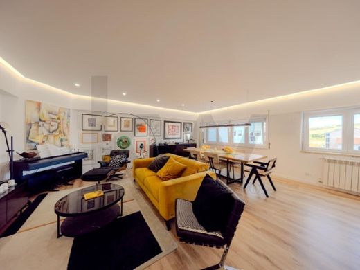 Apartment / Etagenwohnung in Sintra, Lissabon