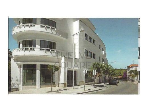 Apartment / Etagenwohnung in Leiria, Distrito de Leiria