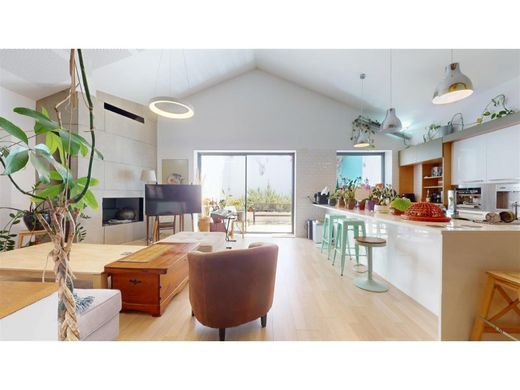 Loft in Alcântara, Almada