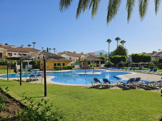 Villa multifamiliale à Marbella, Malaga
