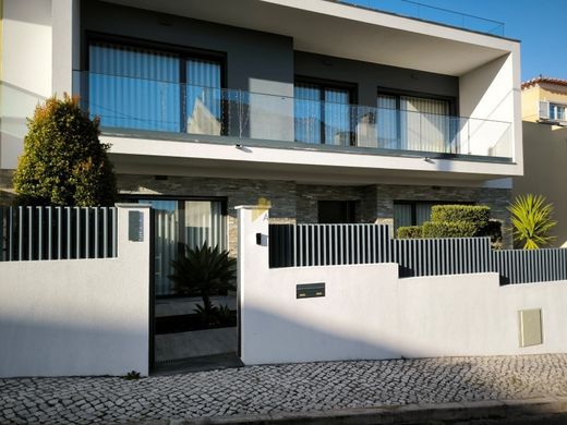 Yarɪ müstakil ev Odivelas, Distrito de Lisboa