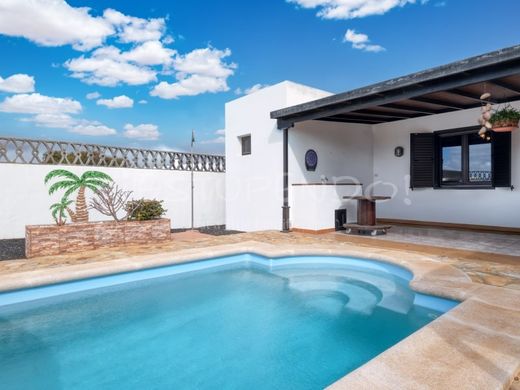 Einfamilienhaus in Tías, Provinz Las Palmas
