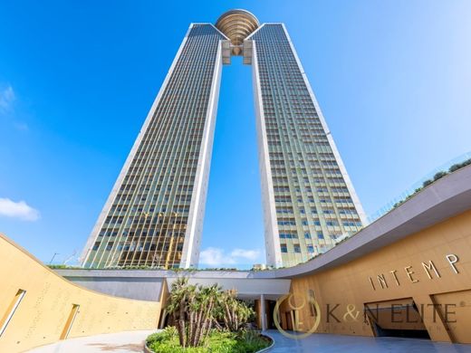 Benidorm, アリカンテのアパートメント