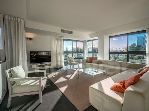 Apartment / Etagenwohnung in Tróia, Grândola