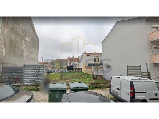 Land in Amadora, Lisbon