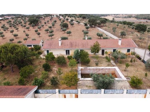 Landhaus / Bauernhof in Estremoz, Distrito de Évora