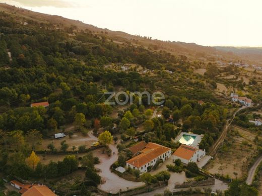 منزل ﻓﻲ Gouveia, Distrito da Guarda