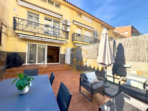 Chalet Pareado en Rubí, Provincia de Barcelona