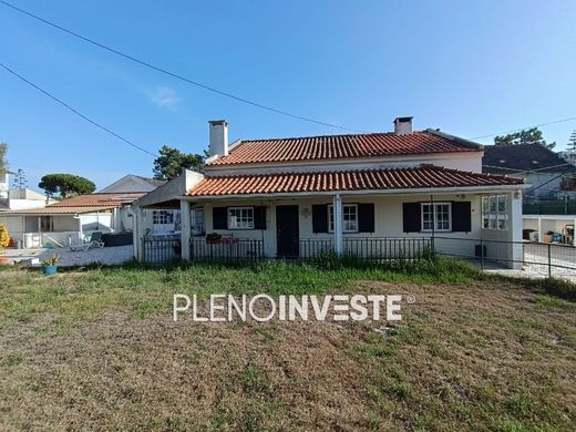 Casa Independente - Aroeira, Almada