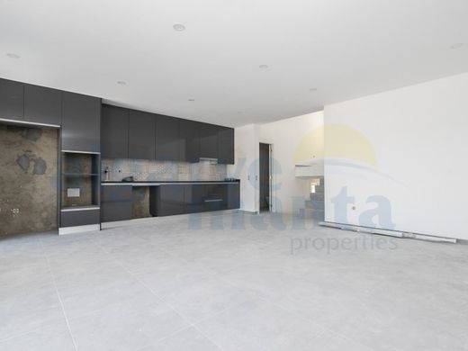 Tavira, Distrito de Faroのマルチファミリーヴィラ