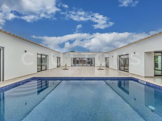 ‏בית חד-משפחתי ב  לולה, Loulé