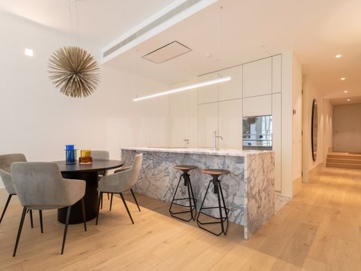 Apartment in Misericórdia, Lisbon