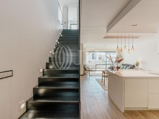 Apartment / Etagenwohnung in Oeiras, Lissabon