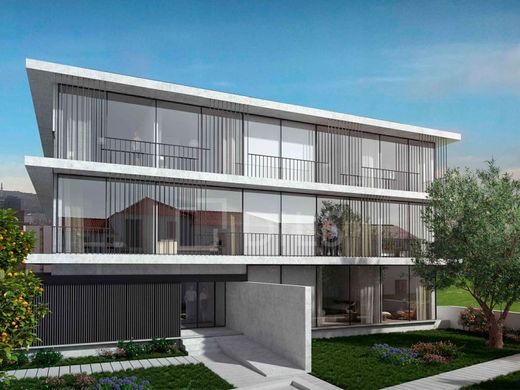 Land in Carnide, Lisbon