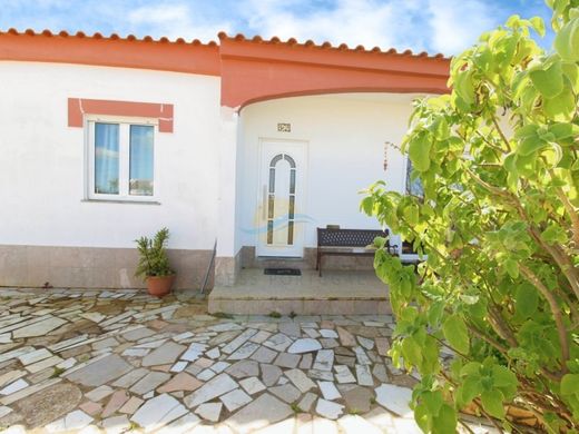 Mehrfamilienhaus in Vila do Bispo, Distrito de Faro