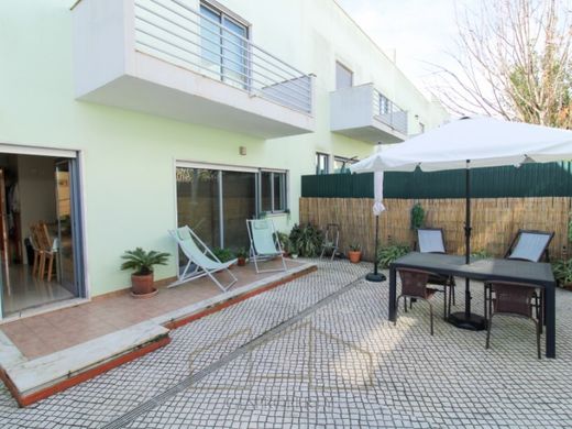 Semidetached House in Charneca de Caparica, Almada
