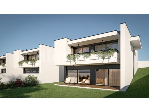 다세대 빌라 / Vila Nova de Famalicão, Distrito de Braga
