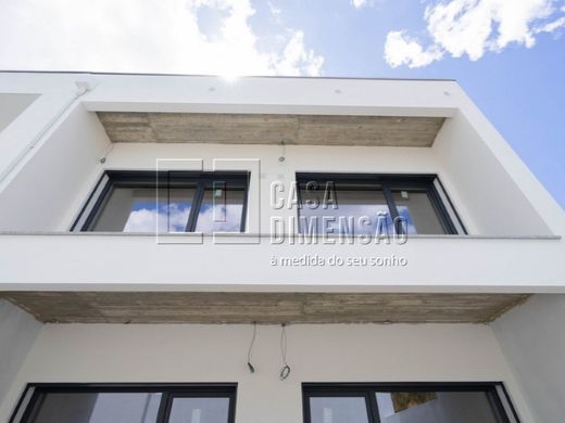 Almada, Distrito de Setúbalの高級住宅