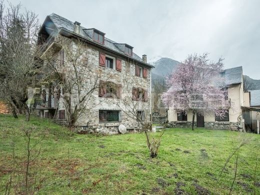 Luxus-Haus in Bossòst, Provinz Lleida