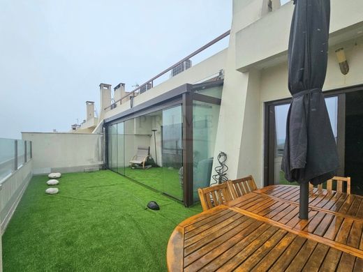 Apartment / Etagenwohnung in Oeiras, Lissabon