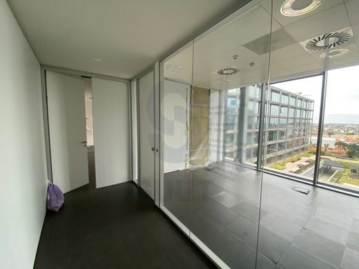 Γραφείο σε Talatona, Luanda Province