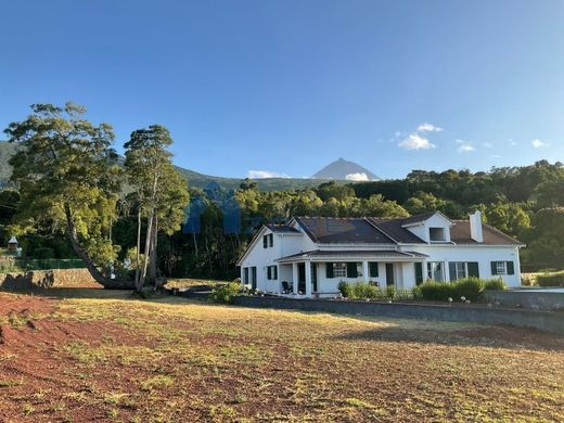 Luxury home for sale in São Roque do Pico