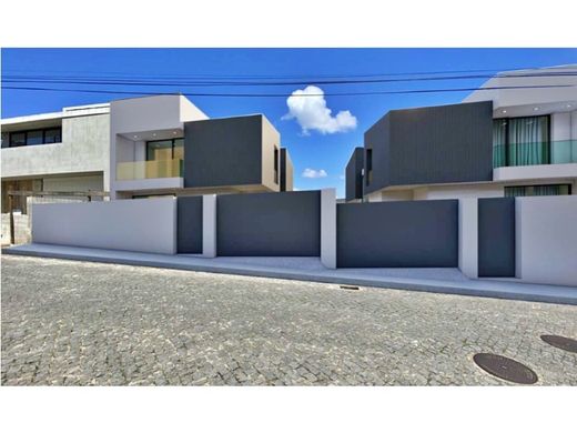Luxury home in Maia, Distrito do Porto