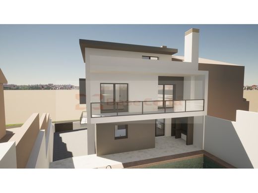 Semidetached House in Loures, Lisbon