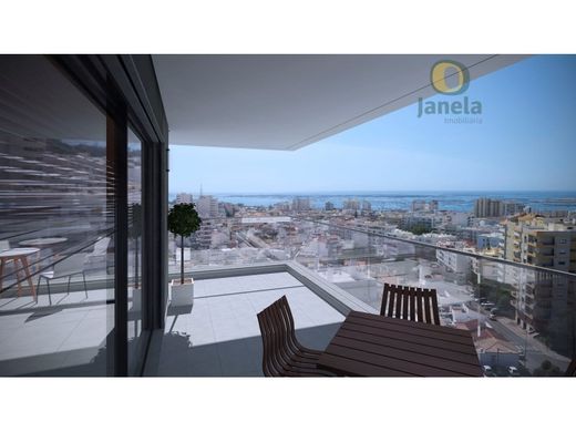 Apartment / Etagenwohnung in Faro, Distrito de Faro