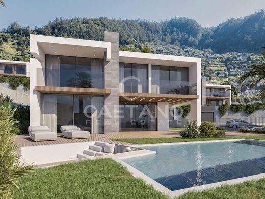 Luxury home in Calheta, Madeira
