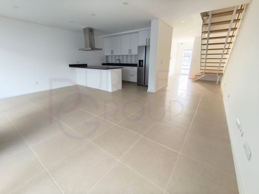 Casa di lusso a Charneca de Caparica, Almada