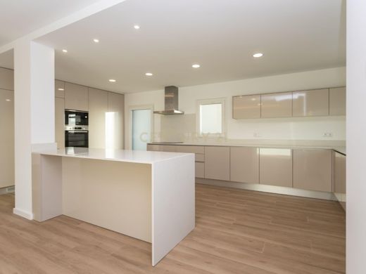 Almada, Distrito de Setúbalの高級住宅