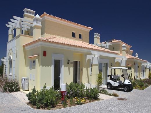 Twee-onder-een-kapwoning in Castro Marim, Distrito de Faro