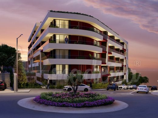 아파트 / Santa Cruz, Madeira