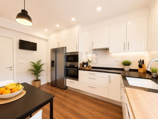 Apartment / Etagenwohnung in Oeiras, Lissabon