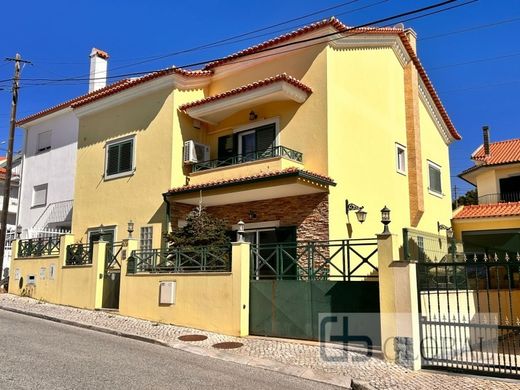 Semidetached House in Odivelas, Lisbon