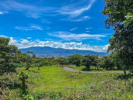 Grond in San Rafael, Provincia de Heredia