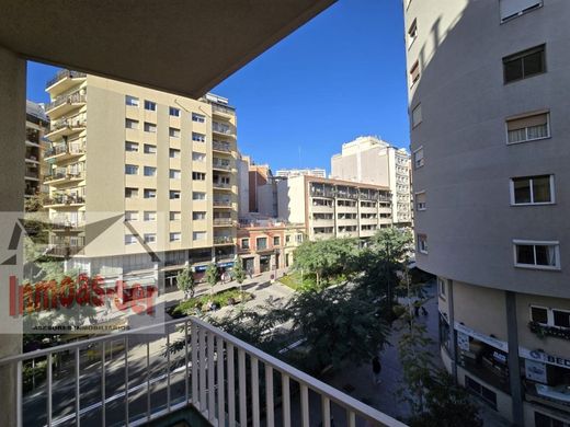 Apartment / Etagenwohnung in Barcelona, Provinz Barcelona