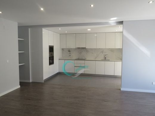 Apartment / Etagenwohnung in Seixal, Distrito de Setúbal