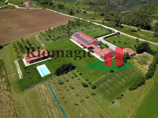 Casa di lusso a Rio Maior, Distrito de Santarém