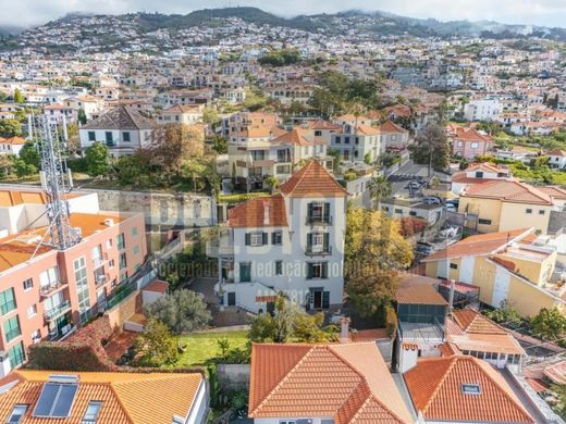 Detached House in Funchal, Madeira
