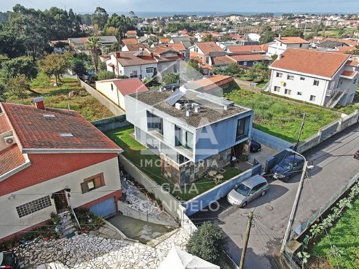 بيت مستقل ﻓﻲ فيلا نوا دغايا
, Vila Nova de Gaia