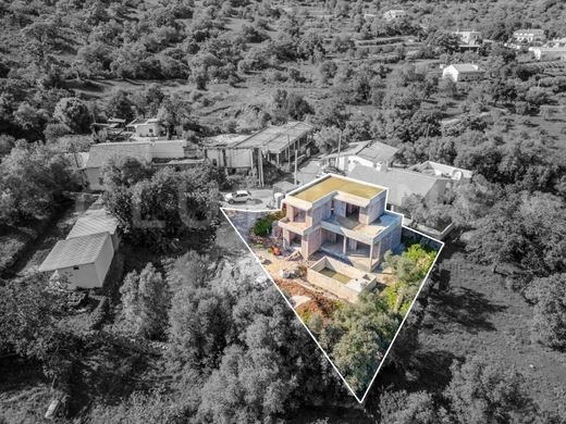 Элитный дом, Лола, Loulé