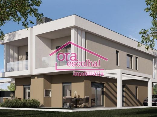 Смежная Вилла, Seixal, Distrito de Setúbal