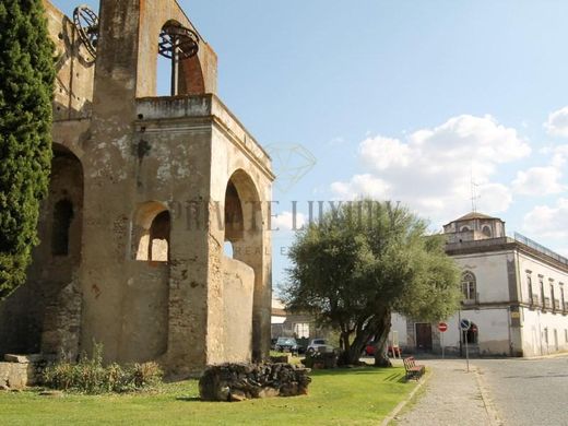 Mansão / Palacete - Serpa, Beja